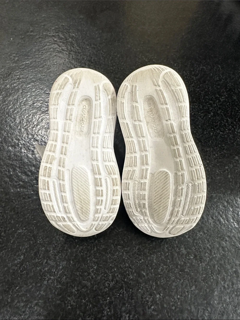 Adidas toddler size 6 sneakers